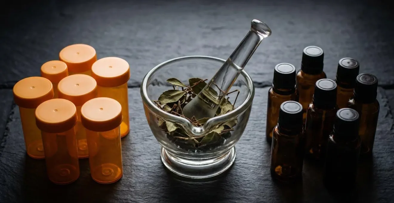 Représentation symbolique des interactions entre huiles essentielles et médicaments